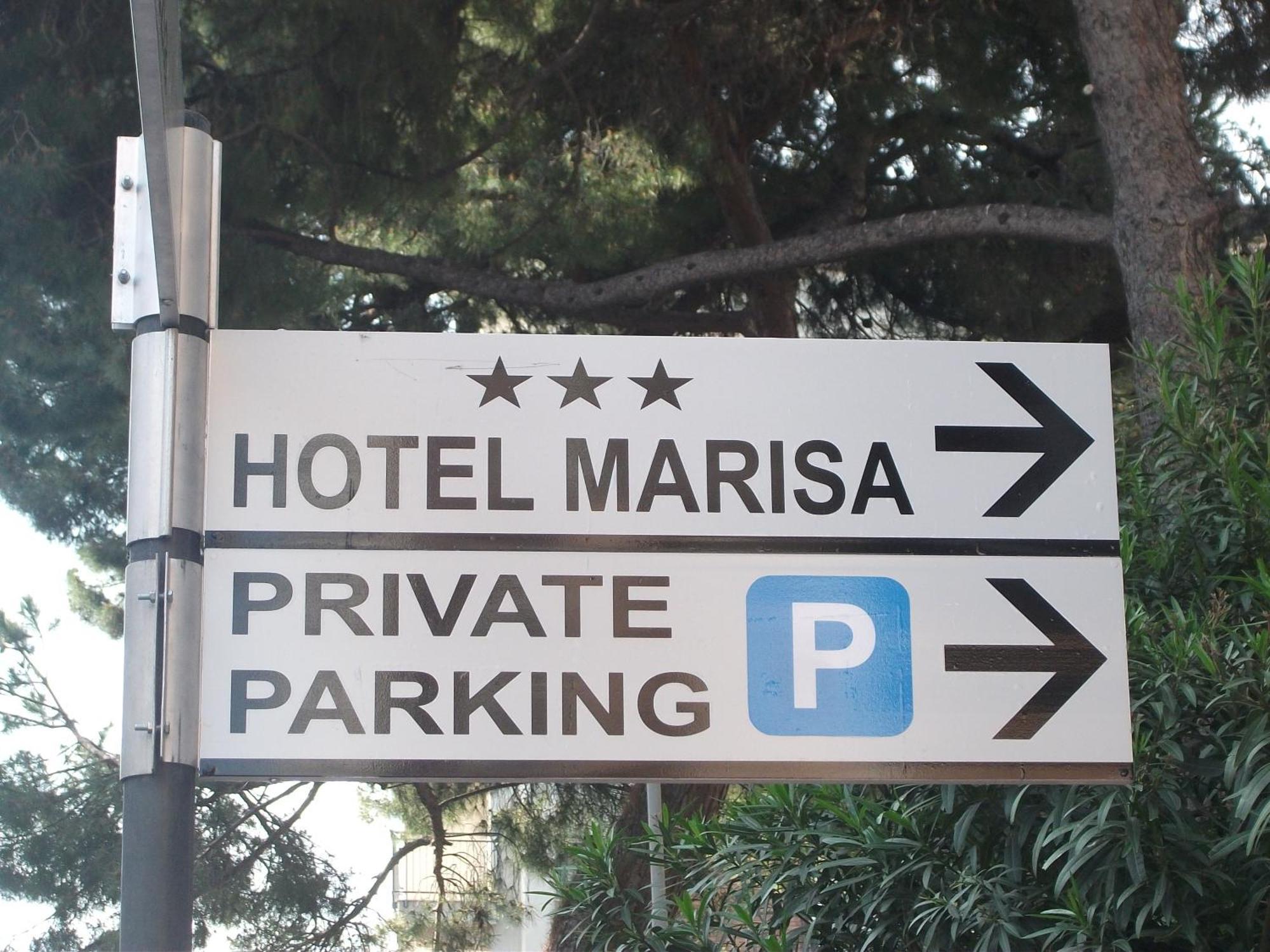 Hotel Marisa Албенга Екстериор снимка