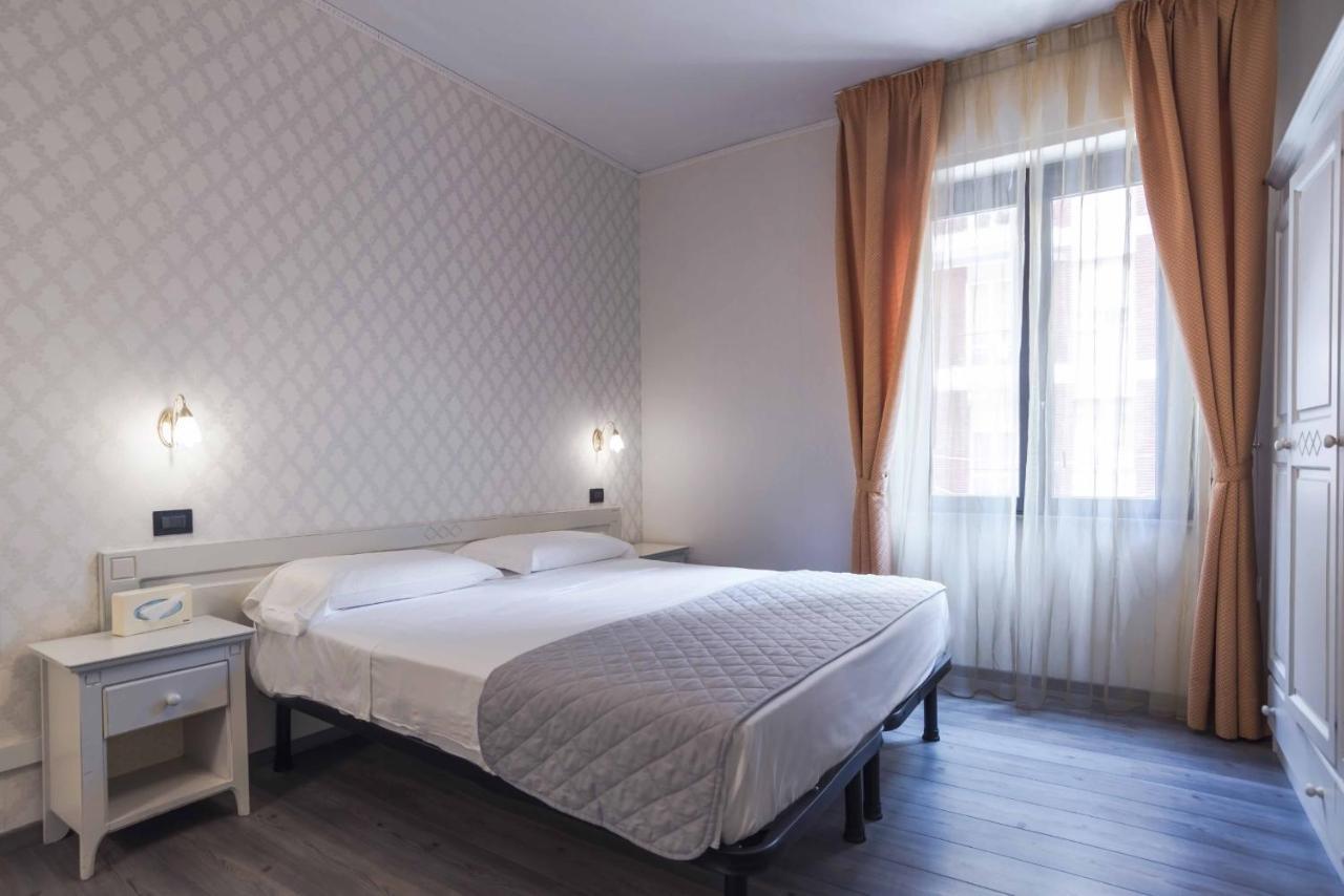 Hotel Marisa Албенга Екстериор снимка