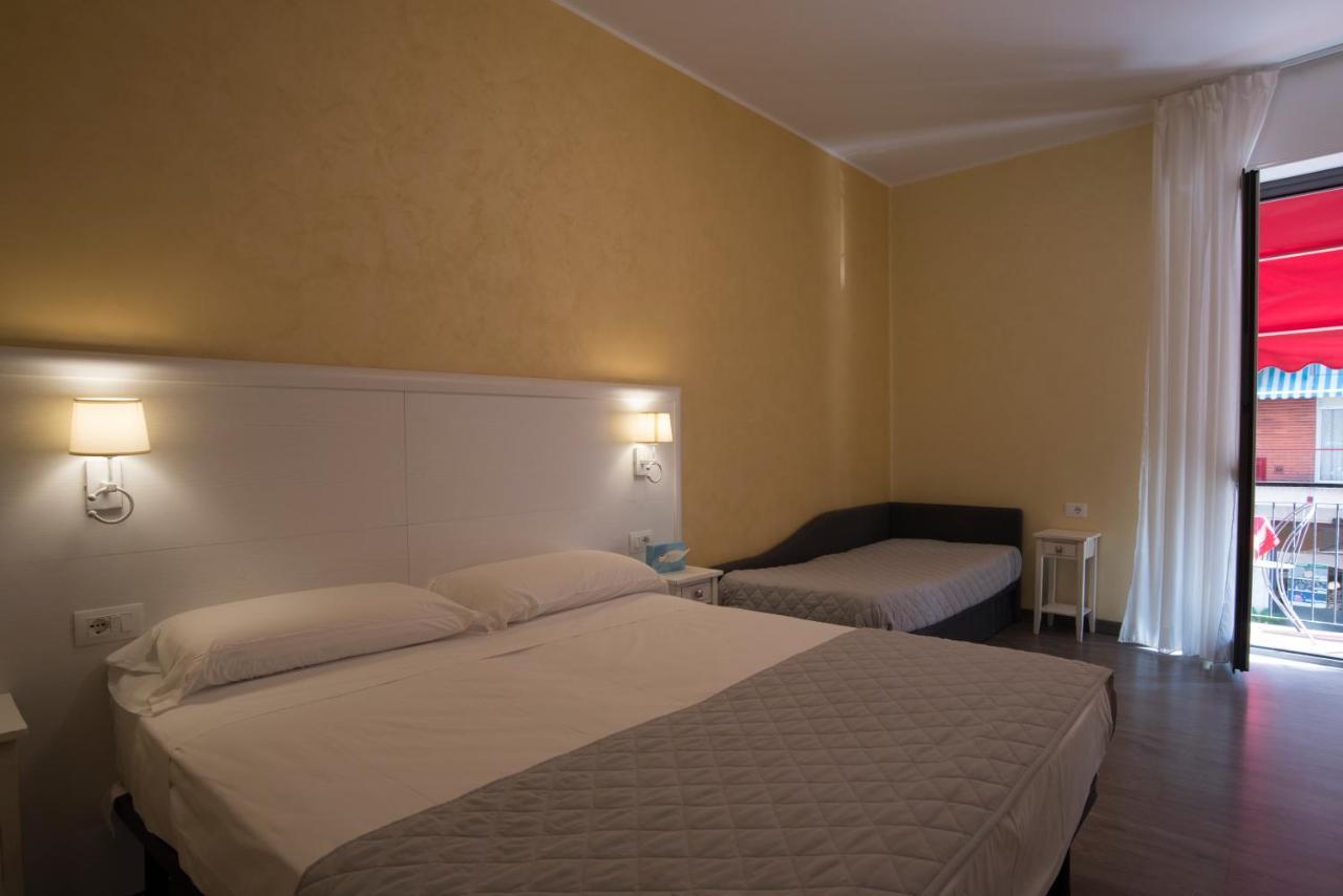 Hotel Marisa Албенга Екстериор снимка